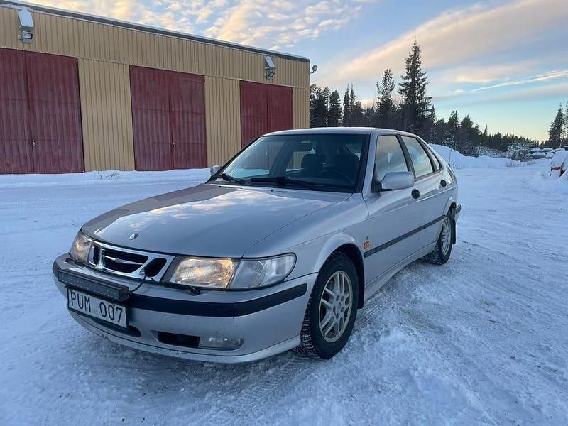Begagnad 2000 Saab 9-3 Halvkombi | 20 000 kr (Marknadspris) - Bild 1/4