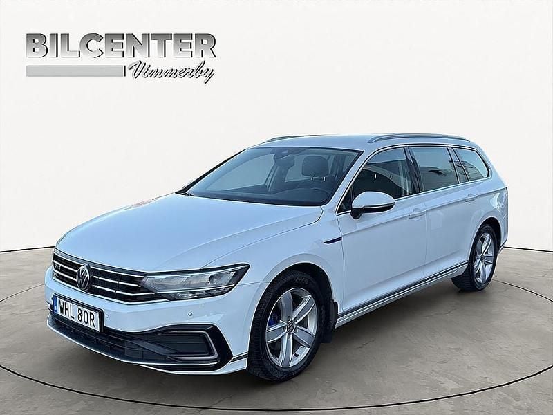 Begagnad VW Passat GTE 218 HK (160 kW) 2020 Vit Kombi
