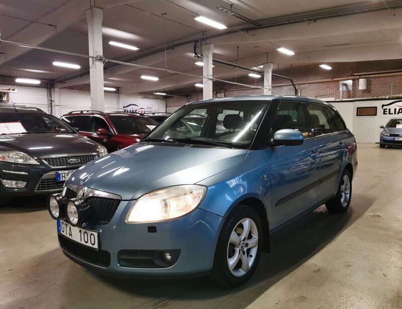 Ljusgrå Begagnad 2008 Skoda Fabia Kombi | 29 900 kr (Marknadspris) - Bild 1/4