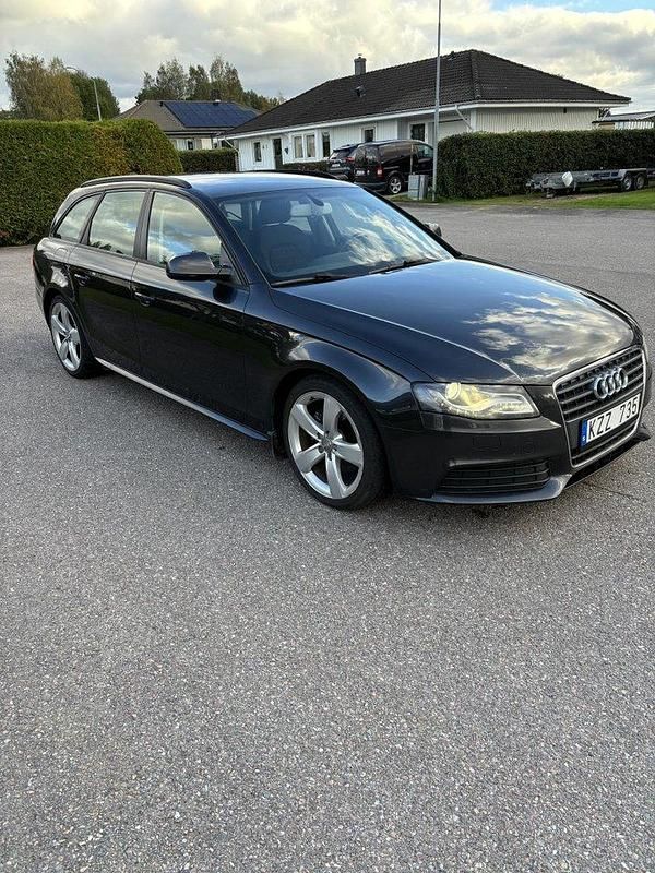 Grå Begagnad 2011 Audi A4 Kombi | 48 000 kr (Bra pris) - Bild 1/4