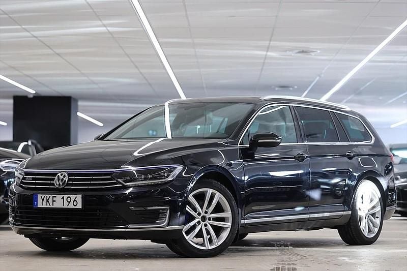 Begagnad VW Passat GTE 218 HK (160 kW) 2017 Svart Kombi