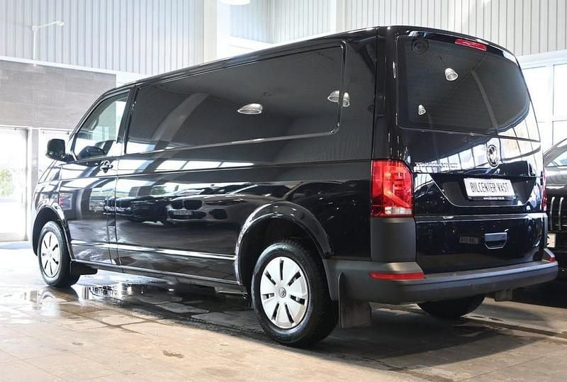 Begagnad VW Transporter Comfortline 150 HK (110 kW) 2024 Deep black pärleffekt Van