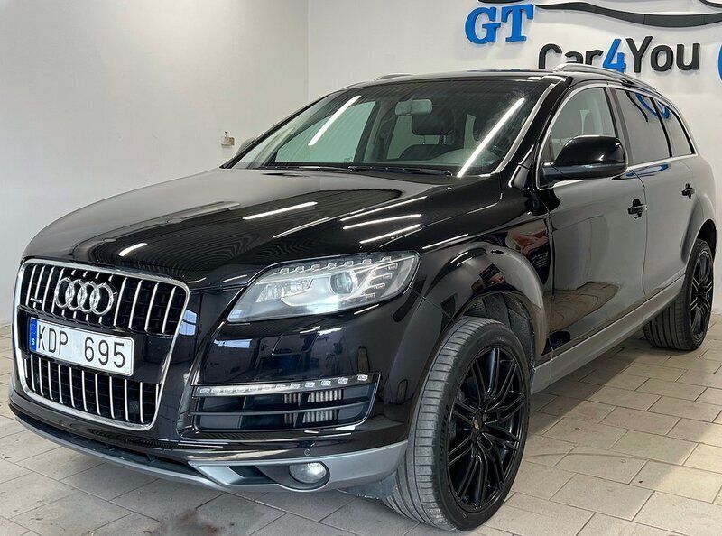 Grå Begagnad 2009 Audi Q7 Comfort SUV | 119 500 kr (Marknadspris) - Bild 1/4