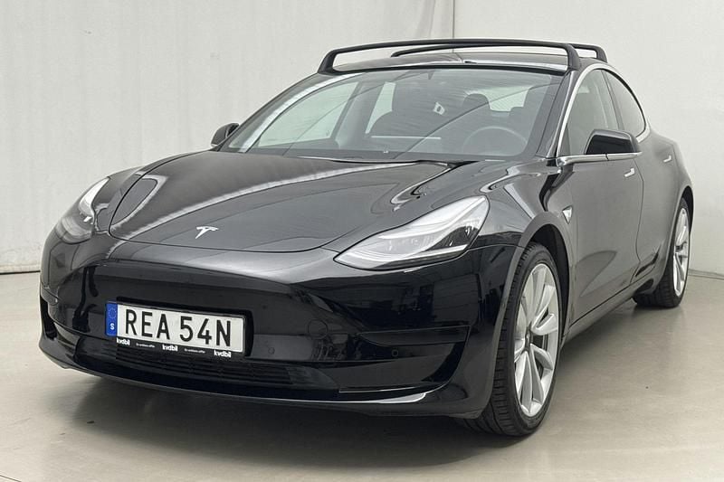 Svart Begagnad 2020 Tesla Model 3 Sedan | 249 800 kr (Bra pris) - Bild 1/4