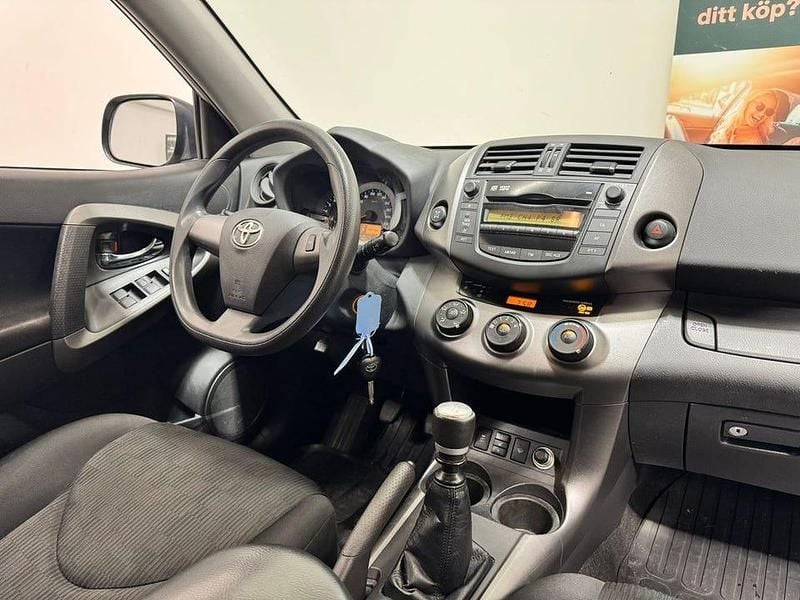 Begagnad Toyota RAV4 158 HK (116 kW) 2010 Silver SUV