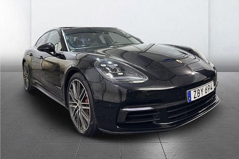 Begagnad Porsche Panamera 4 330 HK (242 kW) 2018 Svart Sedan