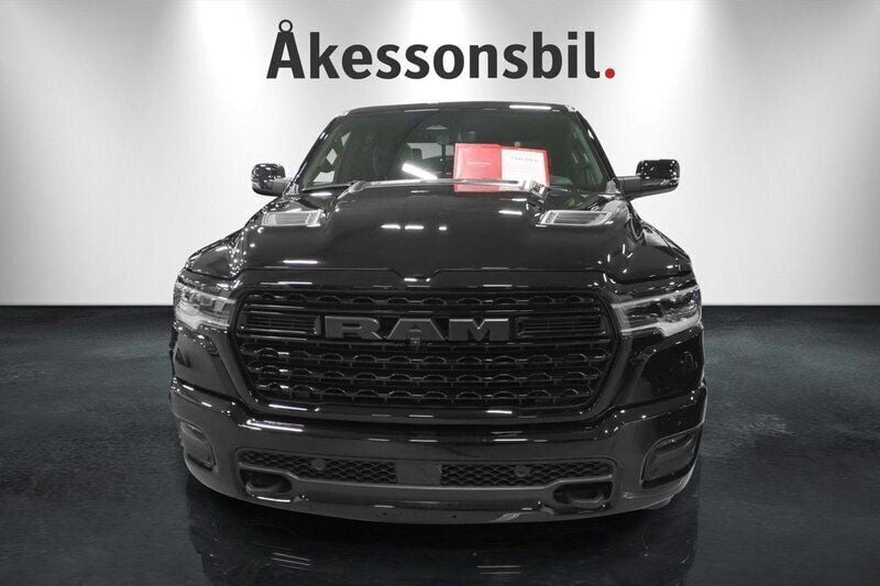 Svart Ny 2025 RAM 1500 Pickup | 1 336 250 kr (Marknadspris) - Bild 1/4