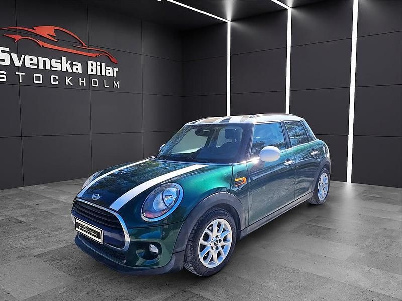 Grön Begagnad 2017 Mini Cooper Pepper Halvkombi | 139 900 kr (Marknadspris) - Bild 1/4