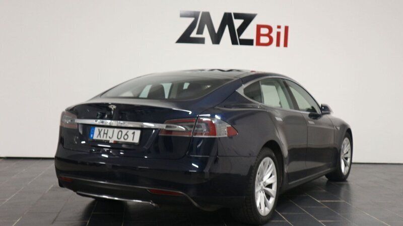 Begagnad Tesla Model S 386 kW (525 HK) 2015 Blå Halvkombi