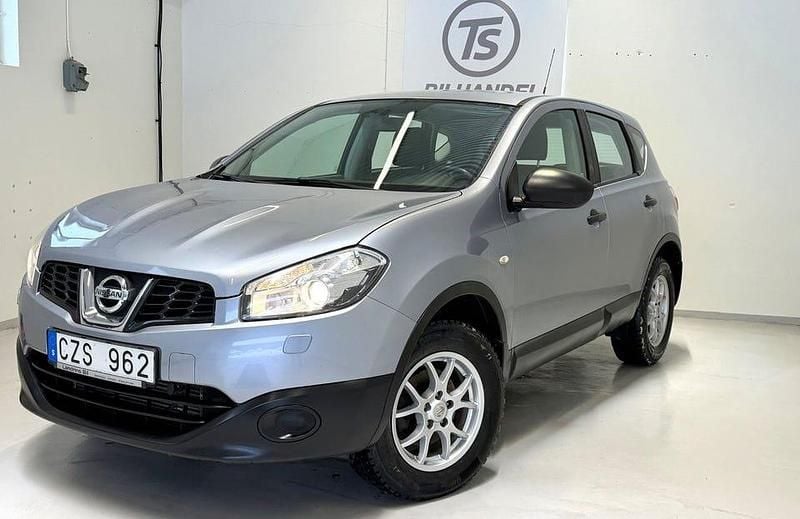 Begagnad Nissan Qashqai 131 HK (96 kW) 2013 Grå SUV