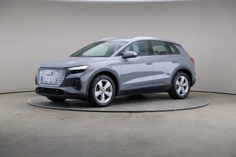 Grå Begagnad 2024 Audi Q4 e-tron Proline SUV | 469 000 kr - Bild 1/4