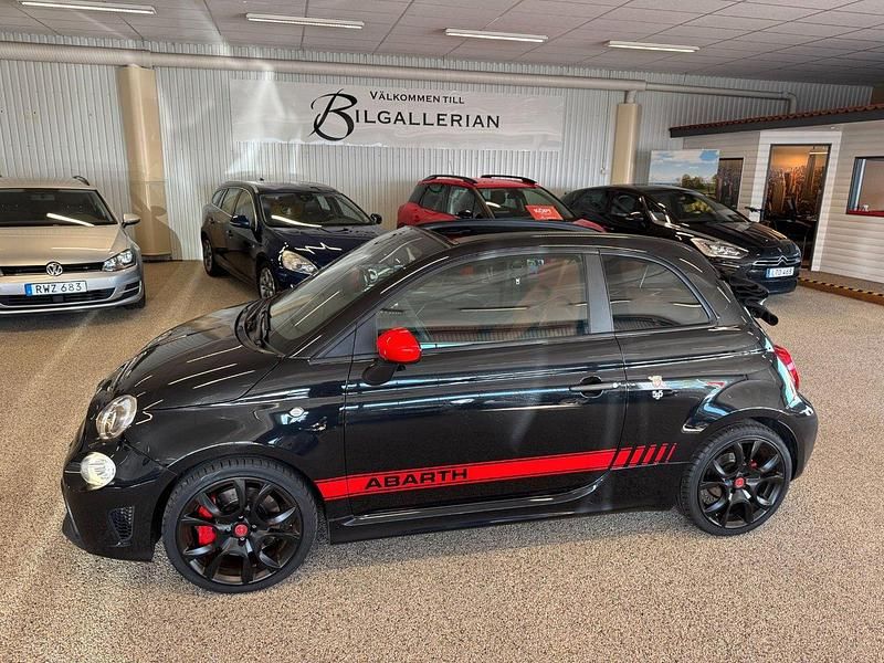 Svart Begagnad 2017 Abarth 595C Competizione Cab | 195 000 kr - Bild 1/4