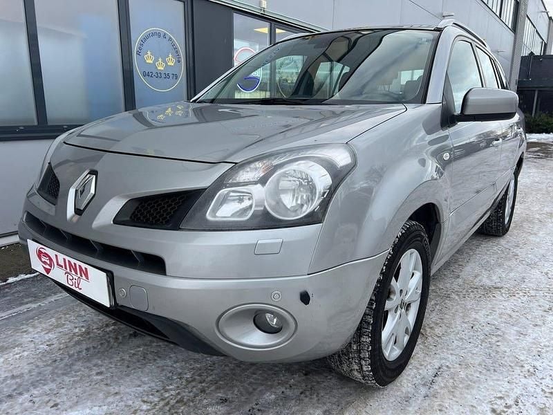 Grå Begagnad 2009 Renault Koleos SUV | 27 999 kr (Marknadspris) - Bild 1/4