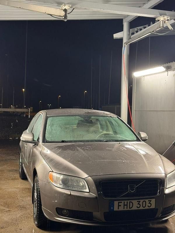 Begagnad 2007 Volvo S80 Sedan | 80 000 kr (Dyr) - Bild 1/4