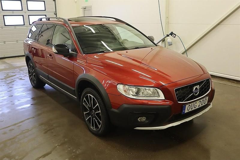 Begagnad Volvo XC70 Pro 181 HK (133 kW) 2015 Röd SUV