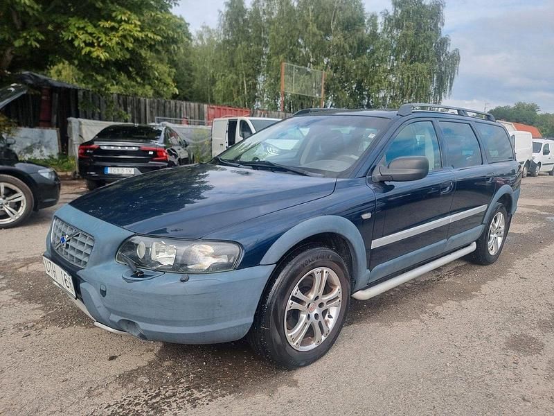 Mörkblå Begagnad 2004 Volvo XC70 Business Edition SUV | 59 900 kr (Lite dyr) - Bild 1/4