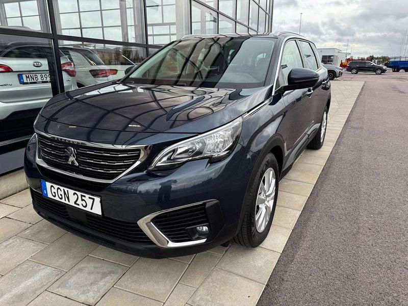 Blå Begagnad 2018 Peugeot 5008 Minibuss | 169 900 kr (Marknadspris) - Bild 1/4