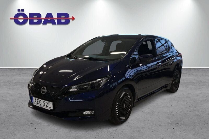 Mörkblå Begagnad 2022 Nissan Leaf N-Connecta Halvkombi | 208 900 kr (Superpris) - Bild 1/4
