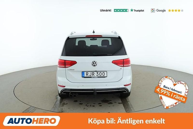 Begagnad VW Touran 150 HK (110 kW) 2017 Vit Minibuss
