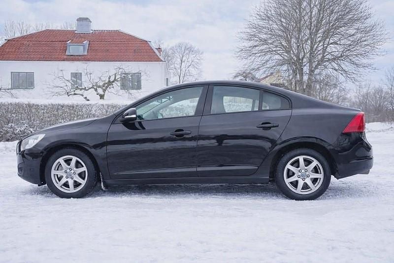 Begagnad Volvo S60 Kinetic 150 HK (110 kW) 2012 Svart Sedan