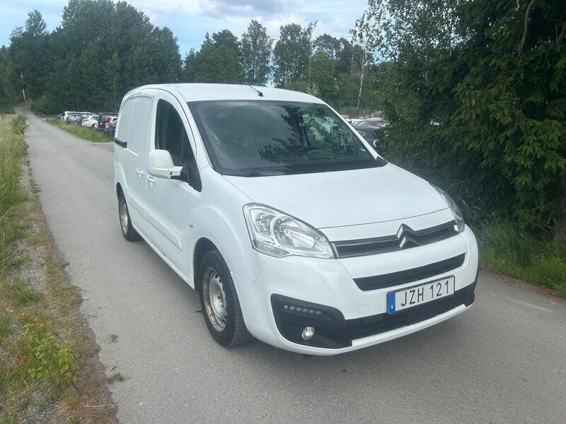 Vit Begagnad 2015 Citroën Berlingo Minibuss | 32 900 kr (Superpris) - Bild 1/4
