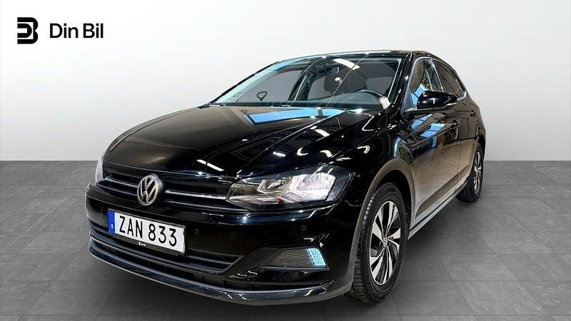 Svart Begagnad 2018 VW Polo Comfortline Halvkombi | 159 900 kr (Marknadspris) - Bild 1/4