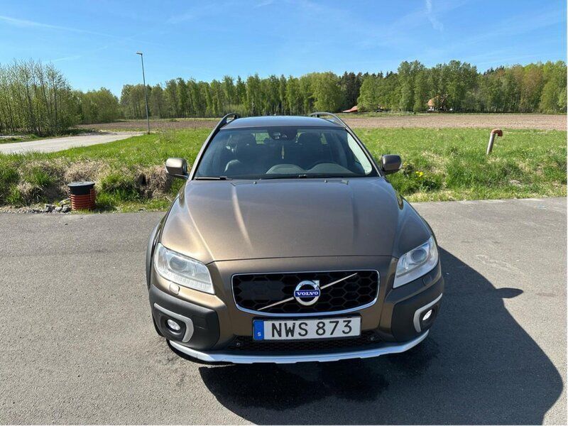 Brun Begagnad 2016 Volvo XC70 SUV | 165 000 kr (Bra pris) - Bild 1/4