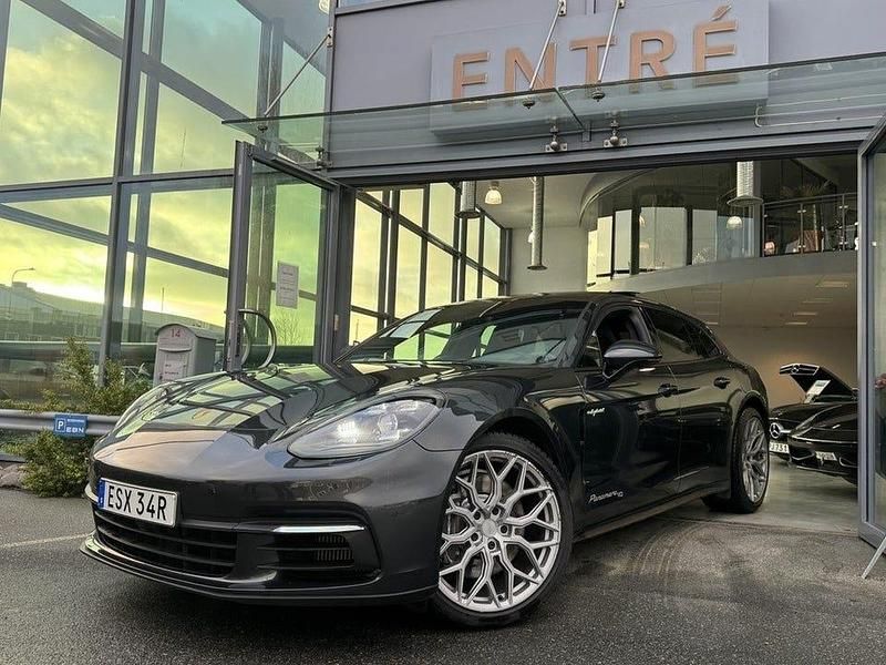 Begagnad Porsche Panamera 4 Sport Turismo 462 HK (339 kW) 2020 Grå Sedan