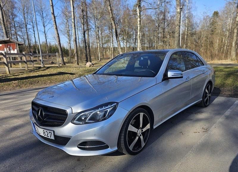 Silver Begagnad 2014 Mercedes E220 Sedan | 139 000 kr (Marknadspris) - Bild 1/4