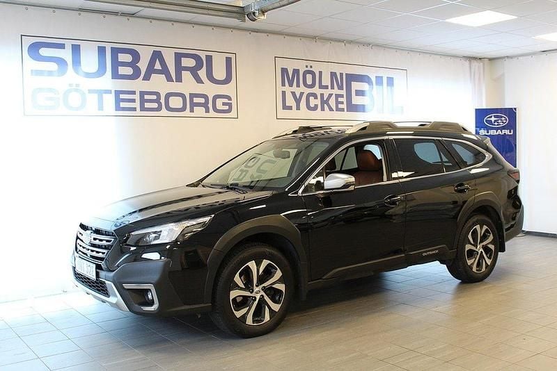 Svart Begagnad 2021 Subaru Outback SUV | 364 900 kr (Marknadspris) - Bild 1/4
