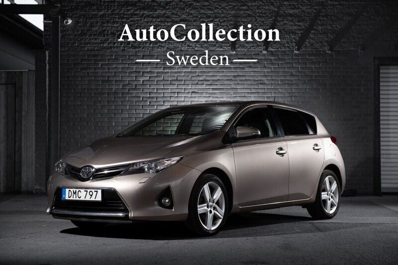 Brun Begagnad 2014 Toyota Auris Edition Halvkombi | 154 000 kr (Marknadspris) - Bild 1/4