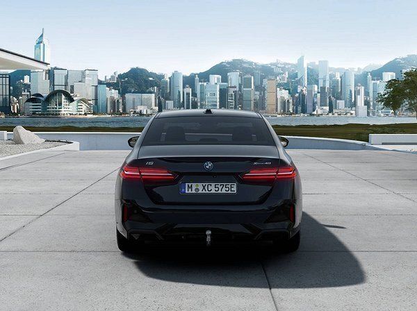 Begagnad BMW i5 Shadowline 442 kW (601 HK) 2024 Svart Sedan