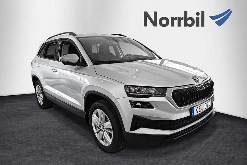 Silver Ny 2025 Skoda Karoq Selection SUV | 349 900 kr (Marknadspris) - Bild 1/4