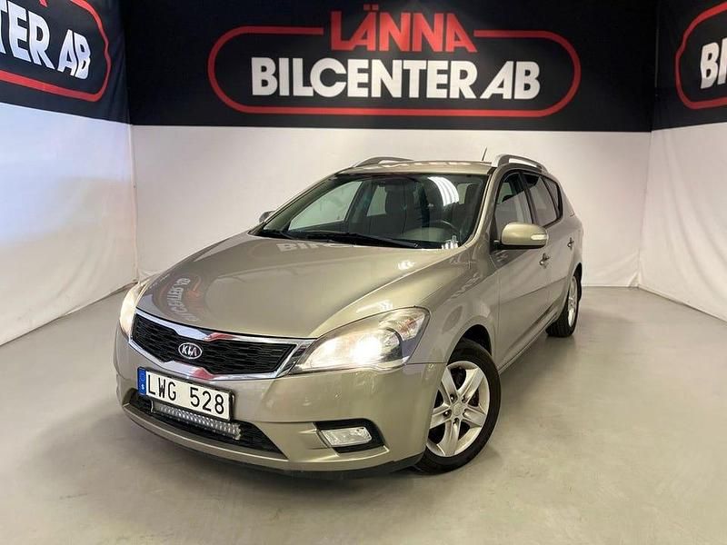 Silver Begagnad 2011 Kia Ceed Halvkombi | 59 900 kr (Lite dyr) - Bild 1/4