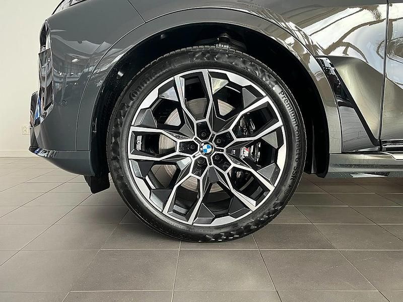 Begagnad BMW X7 Comfort Edition 2026 Grå SUV