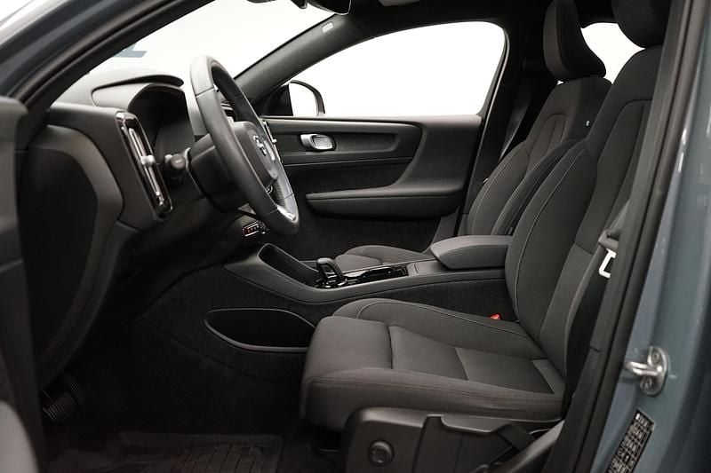 Begagnad Volvo C40 Core 172 kW (234 HK) 2022 Grå SUV