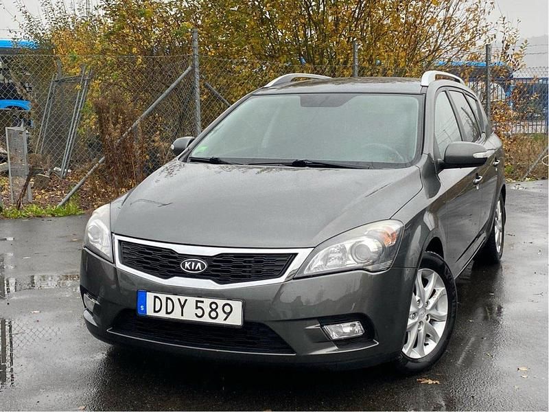 Silver Begagnad 2010 Kia Ceed Sportswagon Kombi | 32 000 kr (Marknadspris) - Bild 1/4