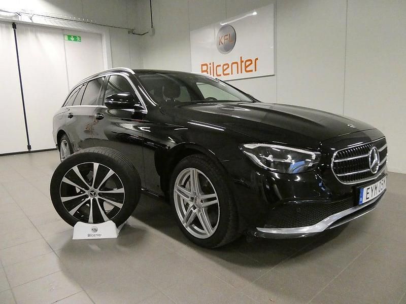 Svart Begagnad 2021 Mercedes E300 Avantgarde Kombi | 329 900 kr (Bra pris) - Bild 1/3