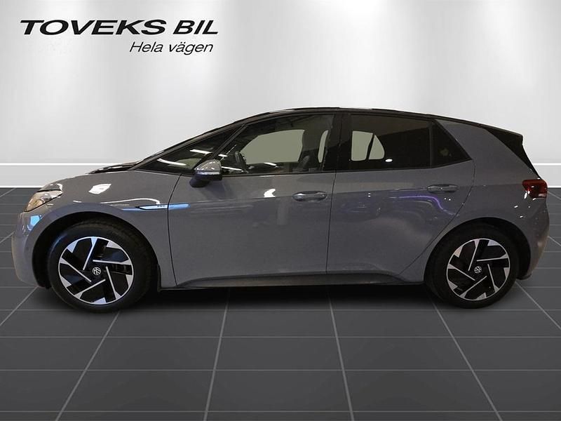 Begagnad VW ID.3 Pro Performance 150 kW (204 HK) 2023 Moonstone grey black Halvkombi