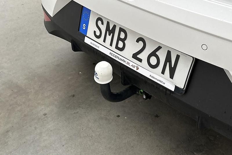 Vit Begagnad 2022 Hyundai i20 | 209 900 kr - Bild 1/2