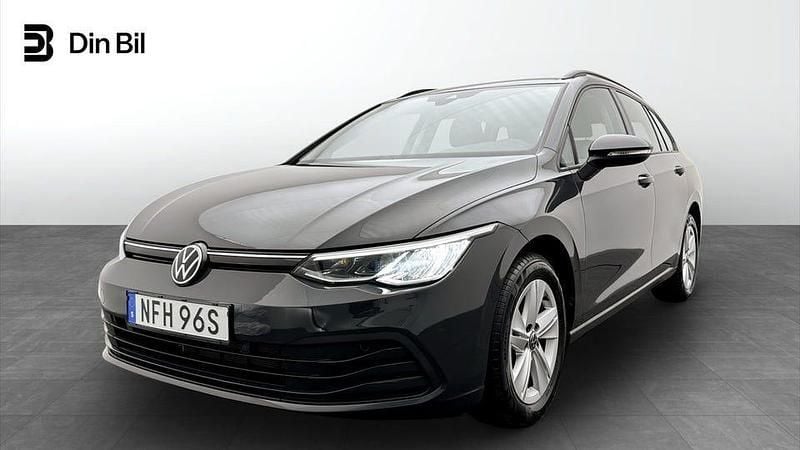 Grå Begagnad 2023 VW Golf VIII Life Kombi | 259 900 kr (Bra pris) - Bild 1/4