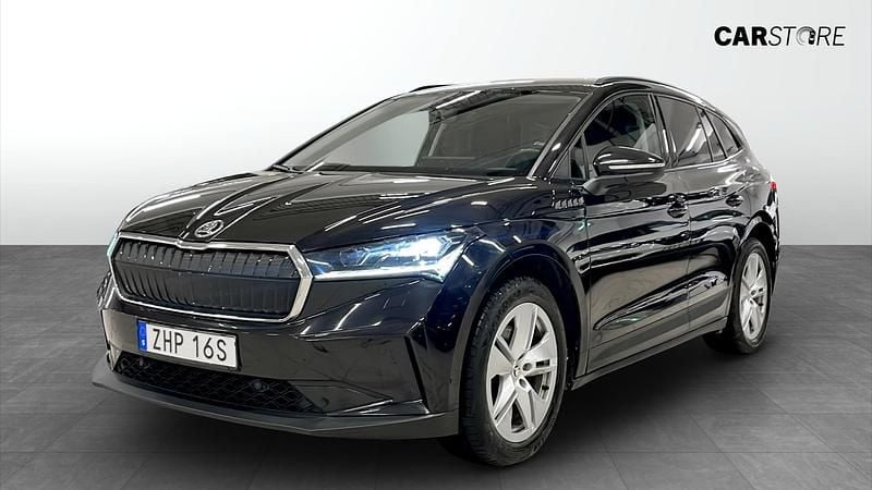Svart Begagnad 2022 Skoda Enyaq iV SUV | 244 900 kr (Superpris) - Bild 1/4