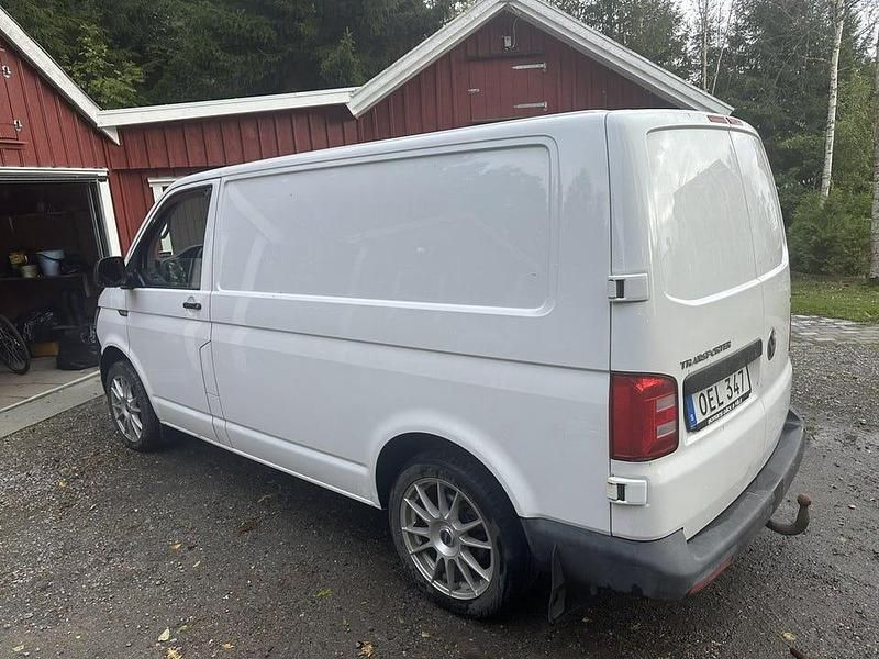 Vit Begagnad 2017 VW T6 Van | 110 000 kr (Bra pris) - Bild 1/4