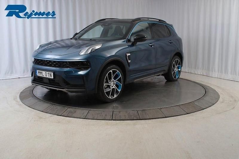 Blå Begagnad 2023 Lynk & Co 01 SUV | 309 800 kr (Marknadspris) - Bild 1/4