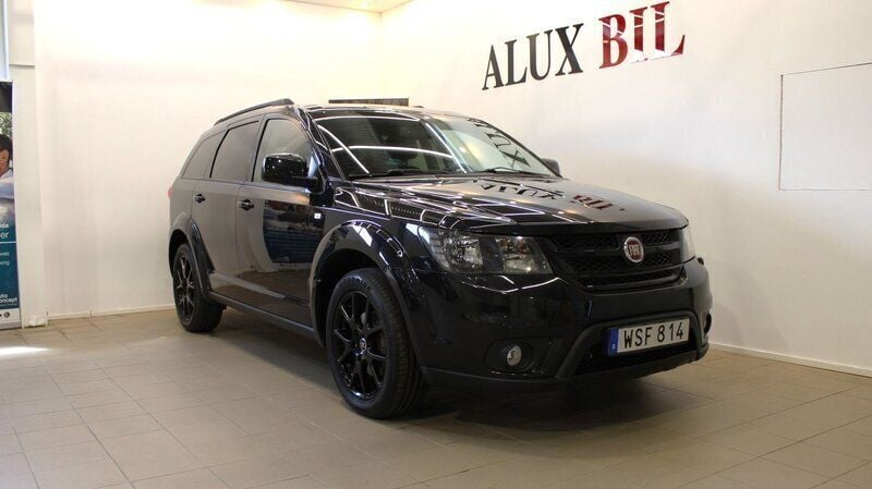 Svart Begagnad 2015 Fiat Freemont SUV | 109 900 kr (Marknadspris) - Bild 1/4