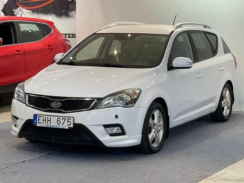 Vit Begagnad 2011 Kia Ceed Sportswagon Kombi | 54 900 kr (Marknadspris) - Bild 1/4