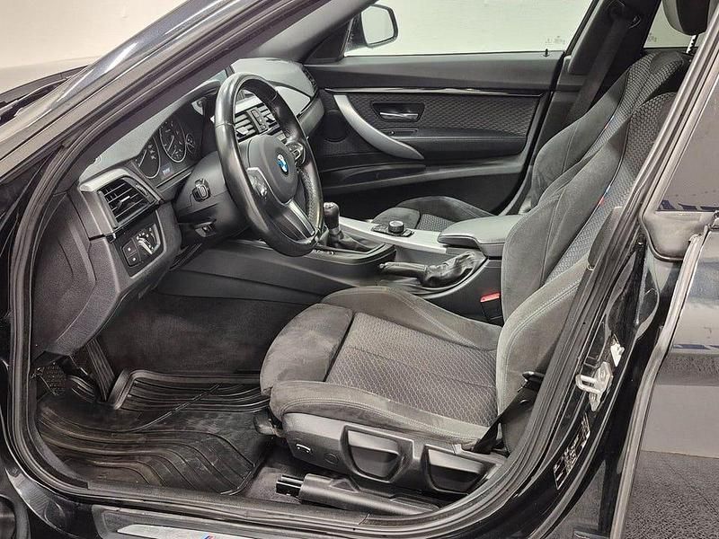 Begagnad BMW 320 M Sport 184 HK (135 kW) 2014 Svart metallic Kombi