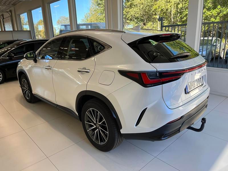 Begagnad Lexus NX350h 245 HK (180 kW) 2023 Vit SUV