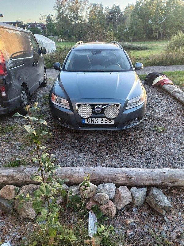 Begagnad 2013 Volvo V70 Kombi | 120 000 kr - Bild 1/4