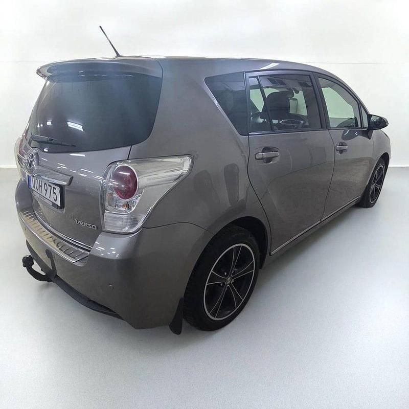 Begagnad Toyota Verso Executive 112 HK (82 kW) 2014 Brun Minibuss